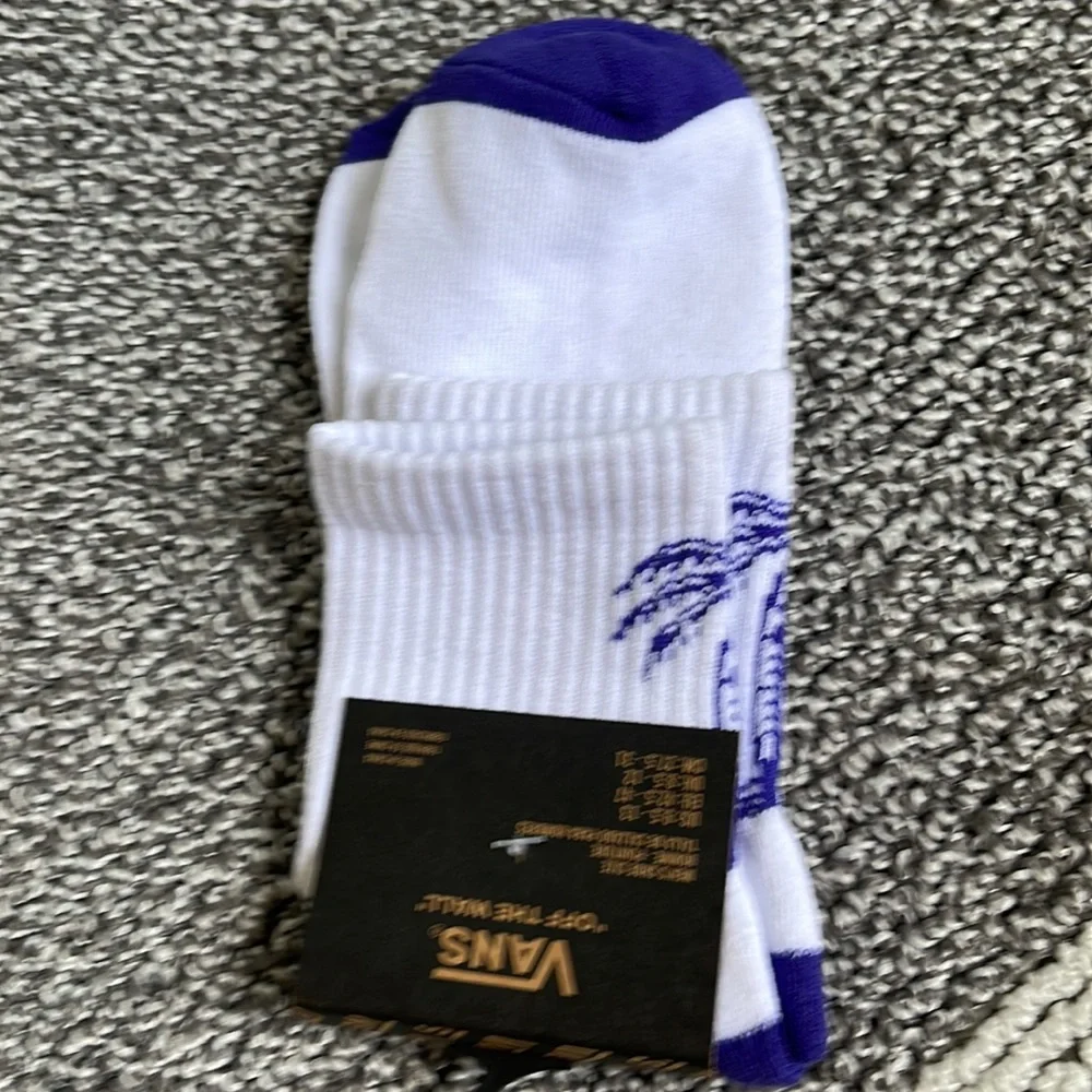 VANS “Off The Wall” Men’s socks 
NWT - Picture 13 of 16